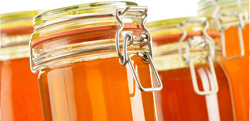 3 Surprising Ways To Use Honey In The Kitchen That'll Have You Buzzing